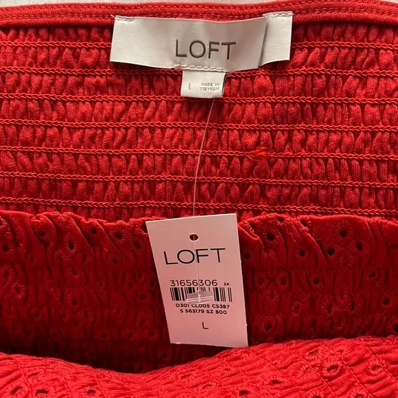 🆕LOFT Red Smoked Eyelit Puff Sleeve Top - Size L - Picture 4 of 5